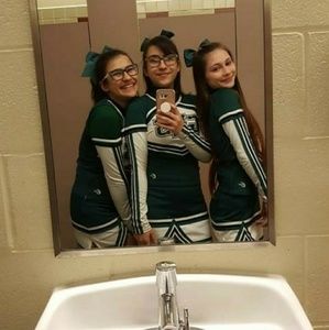 Meet your Posher, Emerald